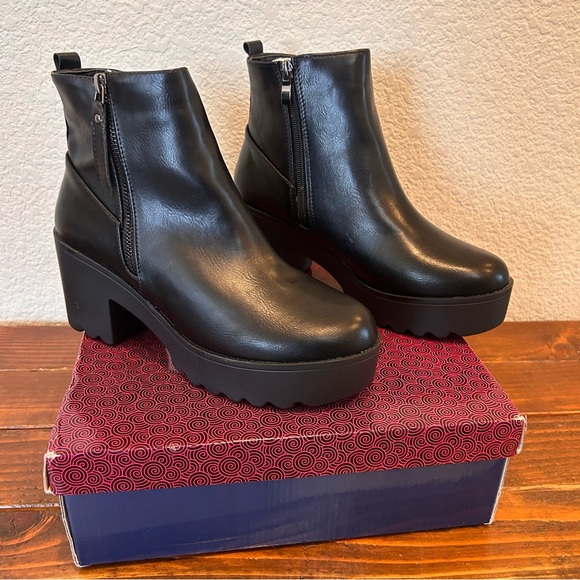 Refresh Club-01 Women's Elastic Panel Slip On Ankle Booties - Chunky 3 Inch Heel, Vegan